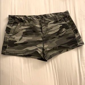 Express Camouflage Low Rose Shorts size 0